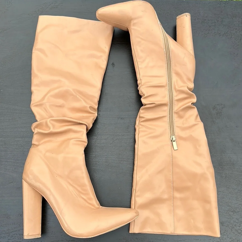 Senzio Women’s Nude Faux Leather Knee High Boots Size 9 Chunky Heel